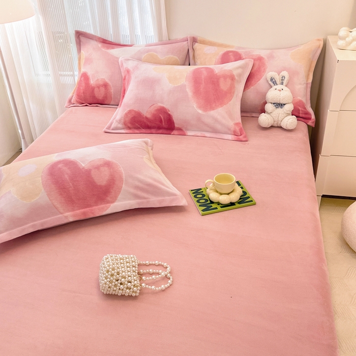 91家纺网 家纺一手货源 找家纺 寐居家纺 2023新款小清新印花牛奶绒单被套 爱心泡泡