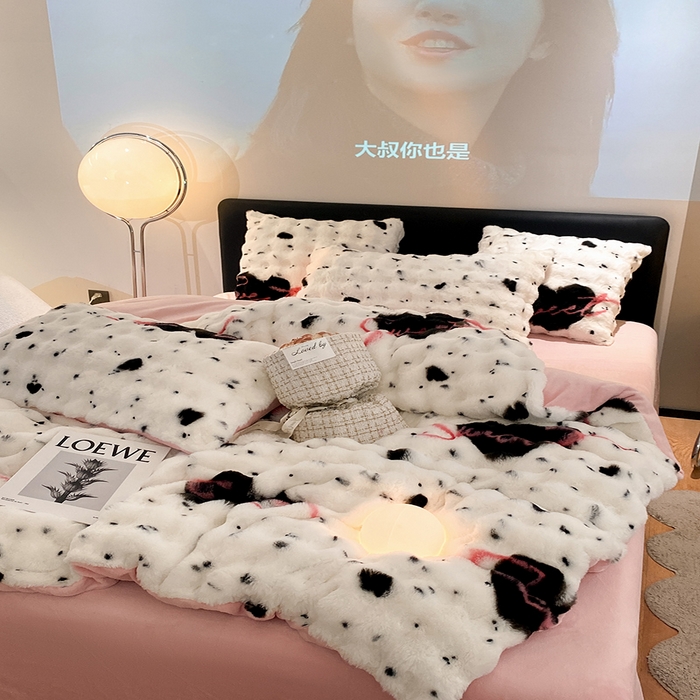 91家纺网 家纺一手货源 找家纺 澳梵家居 2023舒芙蕾印花兔兔绒牛奶绒四件套 甜心宝贝