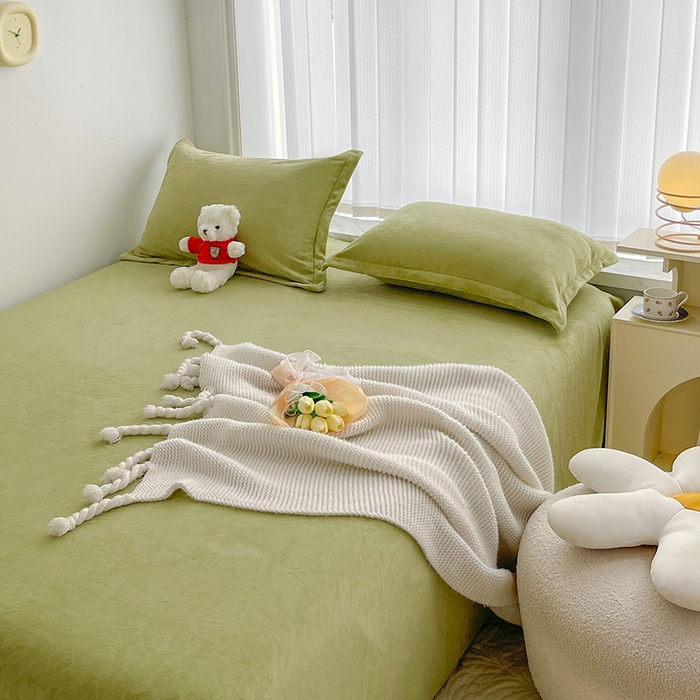 91家纺网 家纺一手货源 找家纺 寐居家纺 2023新款纯色牛奶绒保暖床单 嫩芽绿