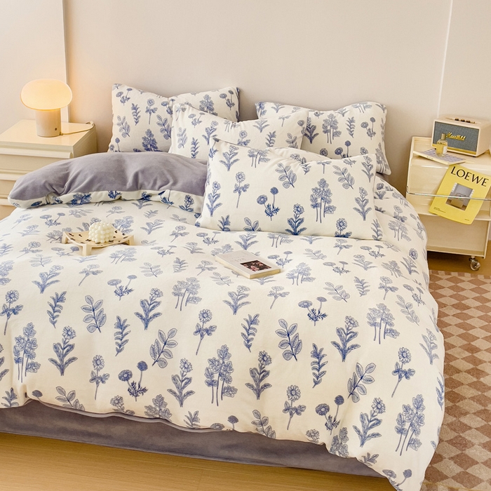 91家纺网 家纺一手货源 找家纺 木堇家居 2023新款牛奶绒印花四件套 清风林