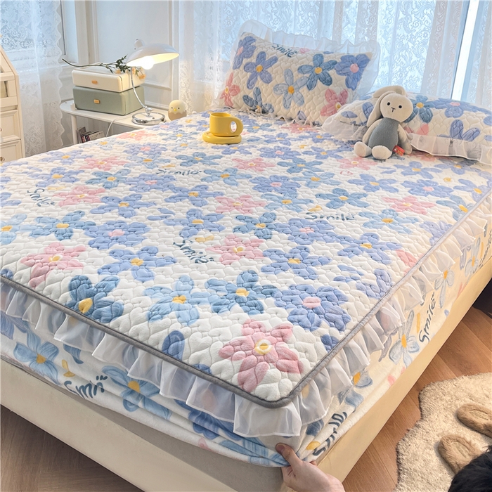 91家纺网 家纺一手货源 找家纺 喜居 2023新款印花牛奶绒床笠花边款牛奶绒床笠大豆夹棉床笠 缤纷花