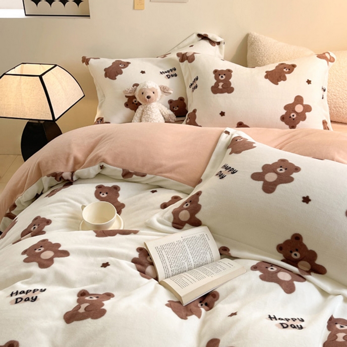 91家纺网 家纺一手货源 找家纺 宅部落 2023新款高克重牛奶绒四件套 小棕熊