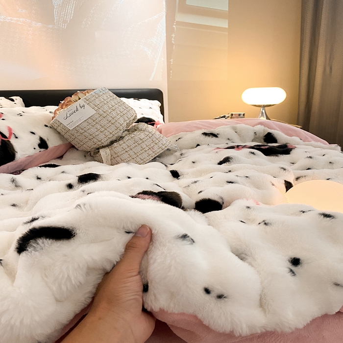 91家纺网 家纺一手货源 找家纺 澳梵家居 2023舒芙蕾印花兔兔绒牛奶绒四件套 甜心宝贝