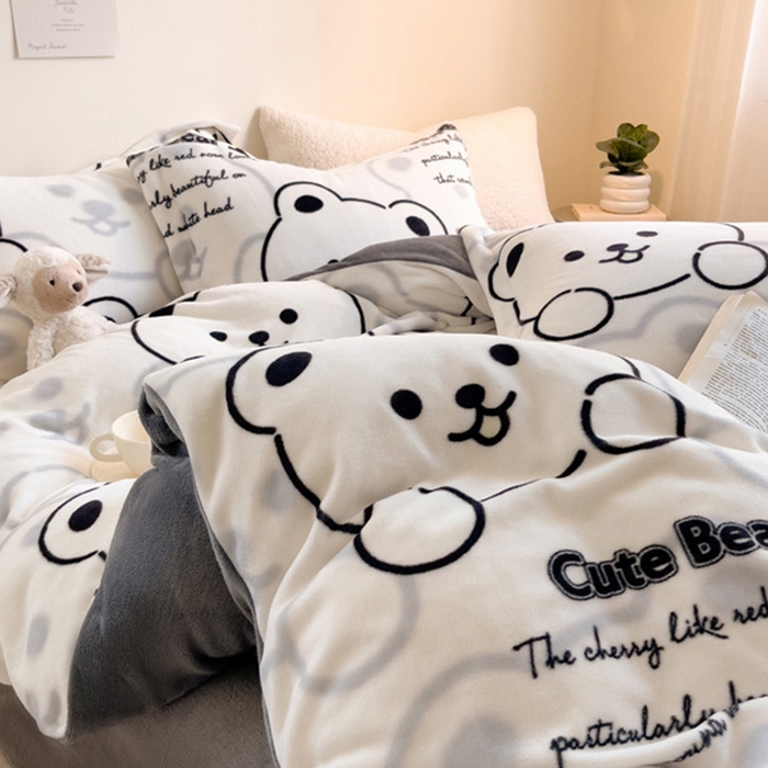 91家纺网 家纺一手货源 找家纺 宅部落 2023新款高克重牛奶绒四件套 小熊熊