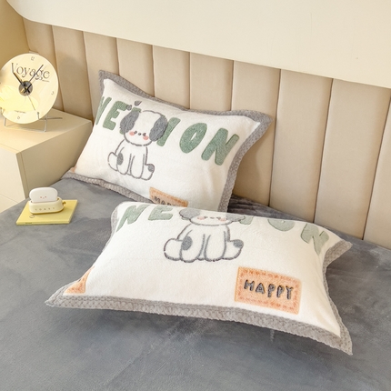 91家纺网 家纺一手货源 找家纺 （总）2023新款立体6D雪花绒加厚保暖系列单枕套 48x74cm一对