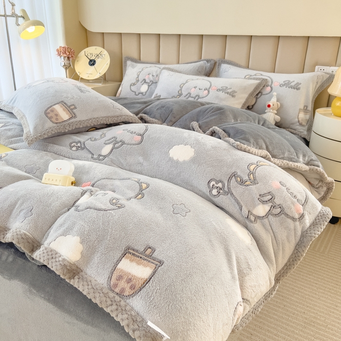 91家纺网 家纺一手货源 找家纺 2023新款立体6D雪花绒加厚保暖系列单枕套 48x74cm一对 奶茶小龙-灰