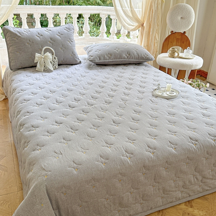 91家纺网 家纺一手货源 找家纺 尊康家纺（原磊科） 2024新款亲肤夹棉床盖-浓情蜜意 灰色