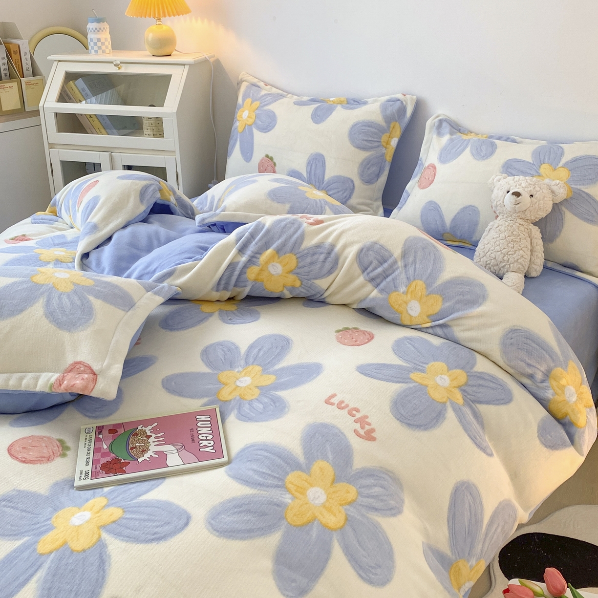 91家纺网 家纺一手货源 找家纺 木堇家居 2023新款牛奶绒印花四件套 幸运兰花