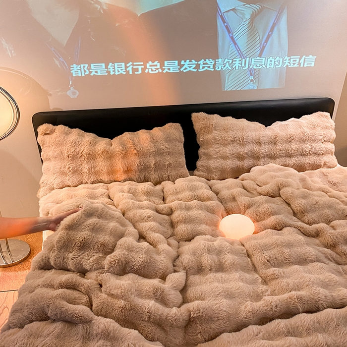 91家纺网 家纺一手货源 找家纺 澳梵家居 2023舒芙蕾印花兔兔绒牛奶绒四件套 舒芙蕾-卡其