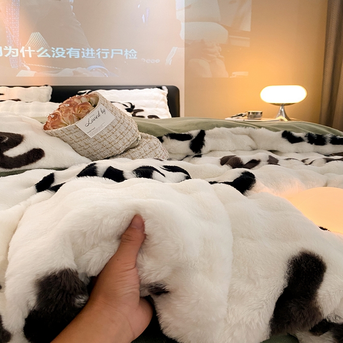 91家纺网 家纺一手货源 找家纺 澳梵家居 2023舒芙蕾印花兔兔绒牛奶绒四件套 幸运兔