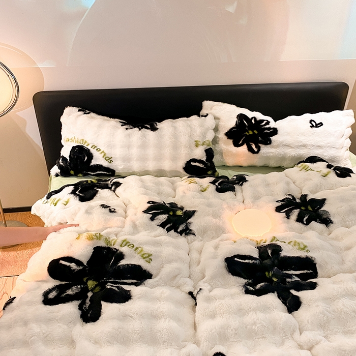 91家纺网 家纺一手货源 找家纺 澳梵家居 2023舒芙蕾印花兔兔绒牛奶绒四件套 生如夏花