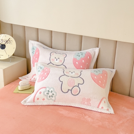 2023新款立体6D雪花绒加厚保暖系列单枕套 48x74cm一对 草莓小熊