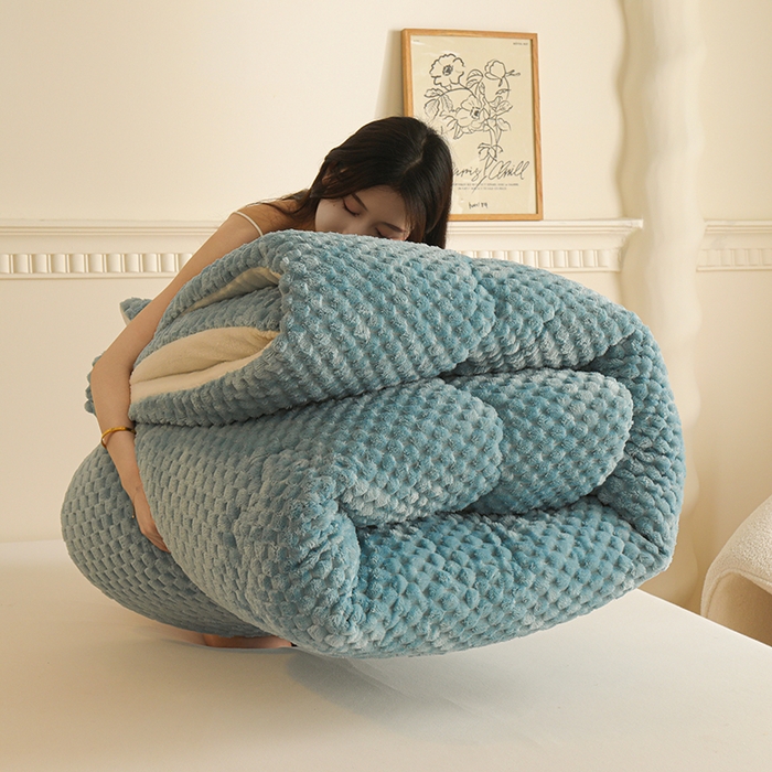 91家纺网 家纺一手货源 找家纺 雅蔓依家纺 2025新款金龟绒龟背绒羊羔绒冬被被子被芯 唯美蓝灰