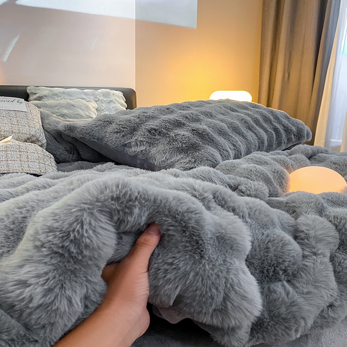 91家纺网 家纺一手货源 找家纺 澳梵家居 2023舒芙蕾印花兔兔绒牛奶绒四件套 舒芙蕾-灰色