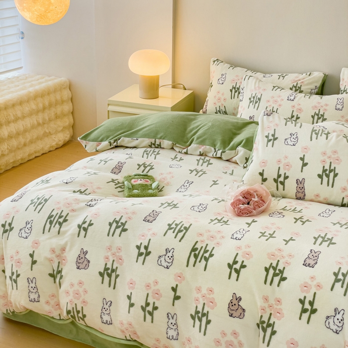 91家纺网 家纺一手货源 找家纺 木堇家居 2023新款牛奶绒印花四件套 呆萌兔