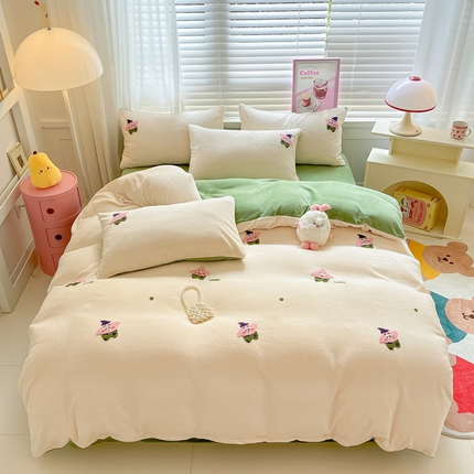 丽涵家纺 2023秋冬散版牛奶绒毛巾绣系列四件套 小胖星-奶白