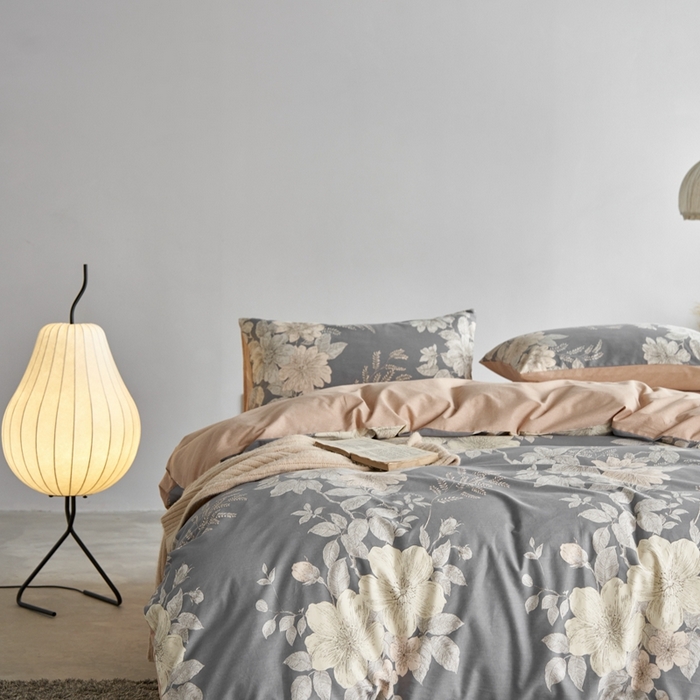 91家纺网 家纺一手货源 找家纺 时年2023新款全棉磨毛印花系列套件-花卉风格 薇甜-灰