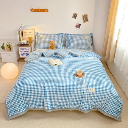 91家纺网 家纺一手货源 找家纺 慕木家纺 2025新款牛奶绒双面绒纯色印花毛毯盖毯三件套 蓝小格