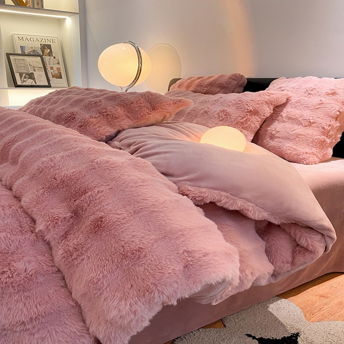 91家纺网 家纺一手货源 找家纺 澳梵家居 2023舒芙蕾印花兔兔绒牛奶绒四件套 舒芙蕾-豆沙红