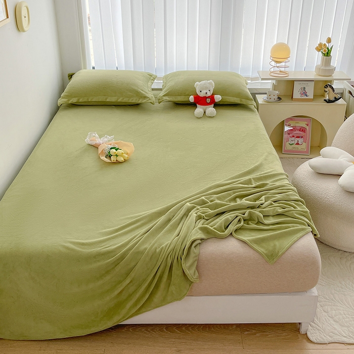91家纺网 家纺一手货源 找家纺 寐居家纺 2023新款纯色牛奶绒保暖床单 嫩芽绿