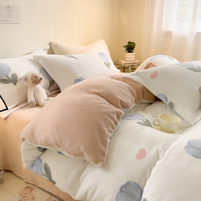 91家纺网 家纺一手货源 找家纺 宅部落 2023新款高克重牛奶绒四件套 兰兰花