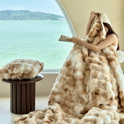 倍美毯业 2023新款大泡泡兔绒毛毯托斯卡纳毛毯皮革毯披肩毯午睡毯 杏棕