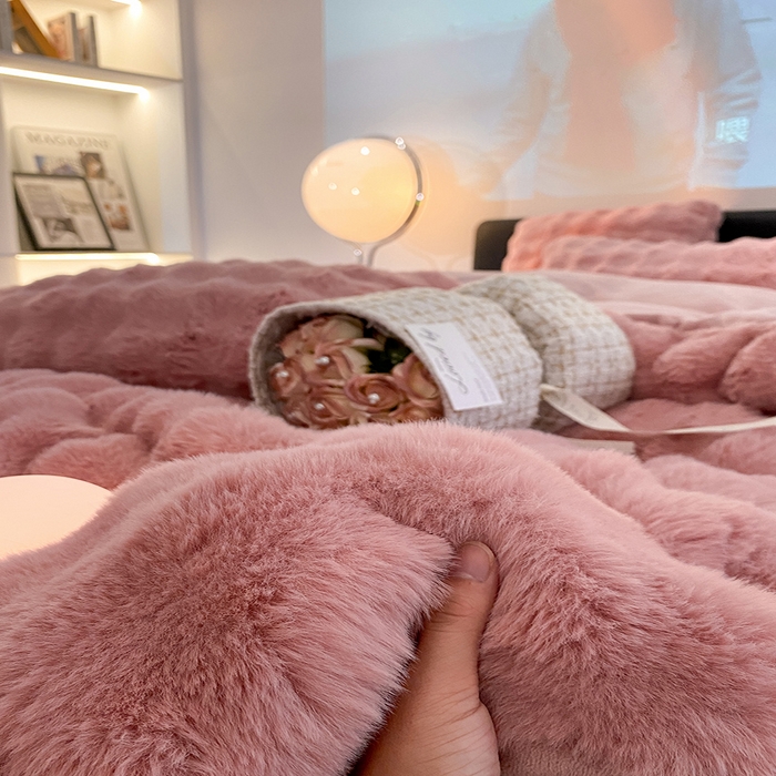 91家纺网 家纺一手货源 找家纺 澳梵家居 2023舒芙蕾印花兔兔绒牛奶绒四件套 舒芙蕾-豆沙红