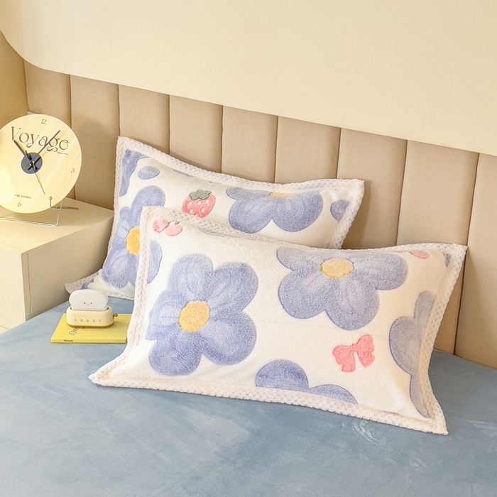 91家纺网 家纺一手货源 找家纺 2023新款立体6D雪花绒加厚保暖系列单枕套 48x74cm一对 兰花朵朵