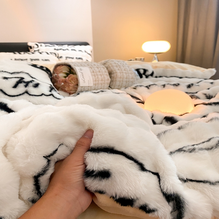 91家纺网 家纺一手货源 找家纺 澳梵家居 2023舒芙蕾印花兔兔绒牛奶绒四件套 浪漫畅想