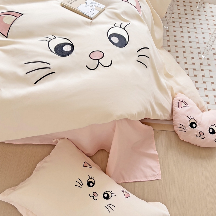 91家纺网 家纺一手货源 找家纺 娜娜 2023新款亲肤柔软水洗磨毛毛巾绣四件套-咪咪猫 咪咪猫-奶昔白