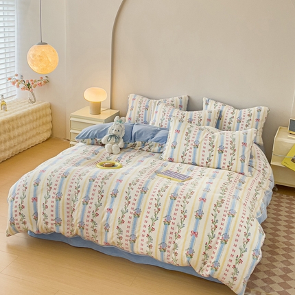 91家纺网 家纺一手货源 找家纺 木堇家居 2023新款牛奶绒印花四件套 洛丽塔-蓝