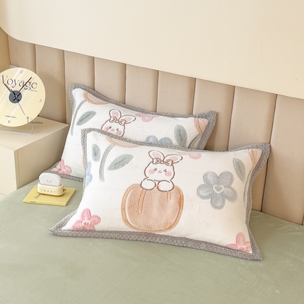 2023新款立体6D雪花绒加厚保暖系列单枕套 48x74cm一对 郁金香兔