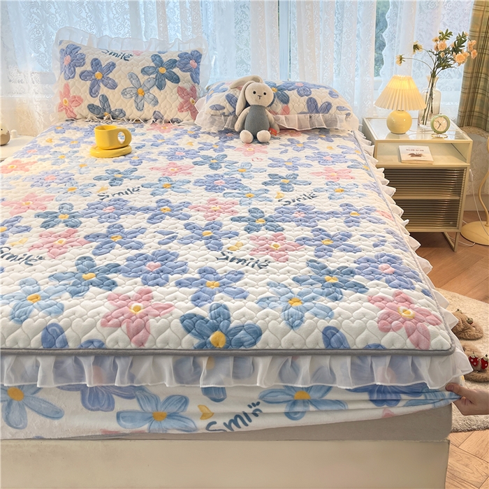 91家纺网 家纺一手货源 找家纺 喜居 2023新款印花牛奶绒床笠花边款牛奶绒床笠大豆夹棉床笠 缤纷花