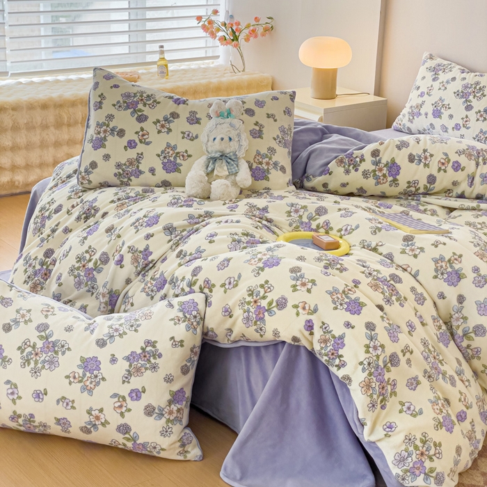 91家纺网 家纺一手货源 找家纺 木堇家居 2023新款牛奶绒印花四件套 紫薇