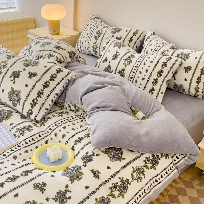 91家纺网 家纺一手货源 找家纺 木堇家居 2023新款牛奶绒印花四件套 法式浪漫