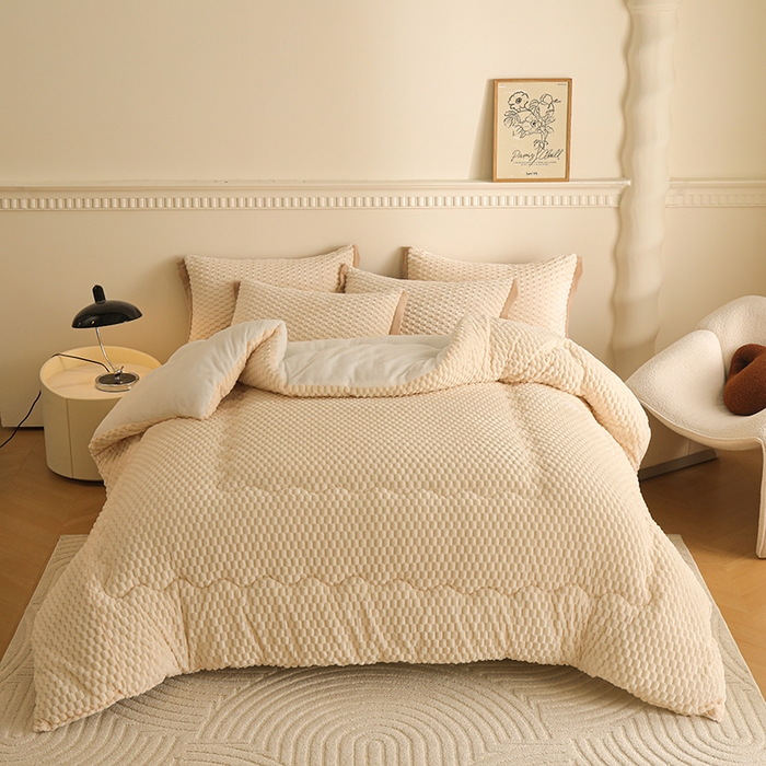 91家纺网 家纺一手货源 找家纺 雅蔓依家纺 2025新款金龟绒龟背绒羊羔绒冬被被子被芯 唯美米杏