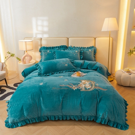 91家纺网 家纺一手货源 找家纺 源梦家纺 2023新款纯色直播供货婴儿牛奶绒绣花四件套 湖蓝色