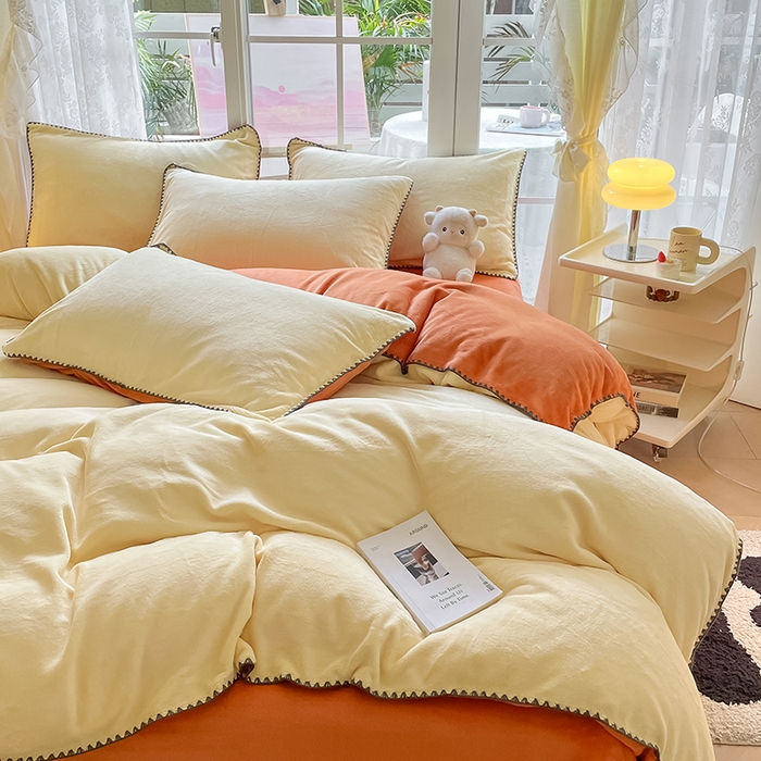 91家纺网 家纺一手货源 找家纺 眠帛 2023新款纯色混搭牛奶绒贝壳边保暖四件套 奶黄焦糖