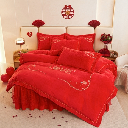 宜凡家纺 2023秋冬新品新品婴儿绒婚庆床裙四件套 爱意满满