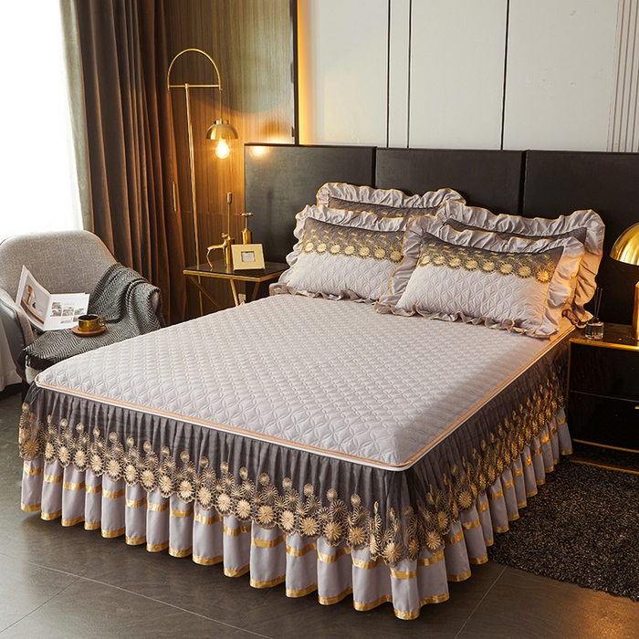 91家纺网 家纺一手货源 找家纺 罗艺轩 2024新款A类蛋白棉夹棉床裙-品味人生 品味人生-冰灿银