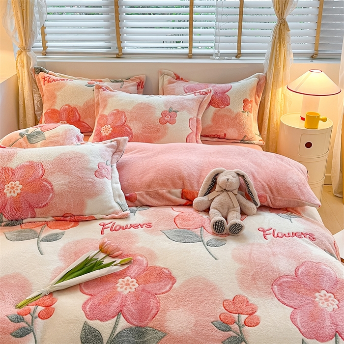 91家纺网 家纺一手货源 找家纺 花伞 2024新款直播立体印花雪花绒卡通加厚保暖四件套 大花生活