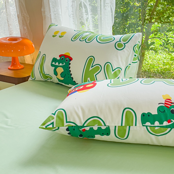 91家纺网 家纺一手货源 找家纺 感遇家纺 2023新款全棉印花四件套 字母恐龙