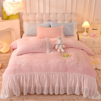 91家纺网 家纺一手货源 找家纺 （总）迪欧芙 2023新款牛奶绒工艺款四件套-花恋