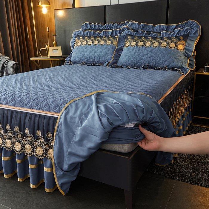 91家纺网 家纺一手货源 找家纺 罗艺轩 2024新款A类蛋白棉夹棉床裙-品味人生 品味人生-宝蓝