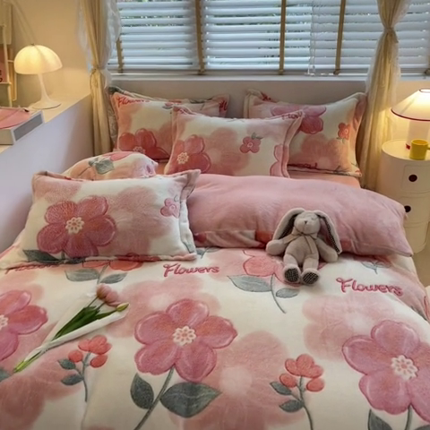 91家纺网 家纺一手货源 找家纺 花伞 2024新款直播立体印花雪花绒卡通加厚保暖四件套 大花生活