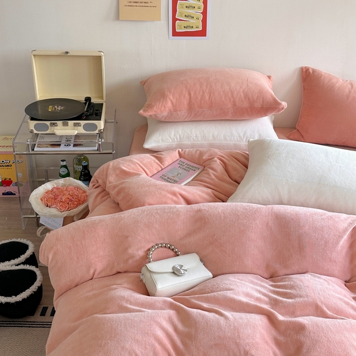 91家纺网 家纺一手货源 找家纺 六巷胡同 2023新款ins博主风纯色牛奶绒四件套 橘粉