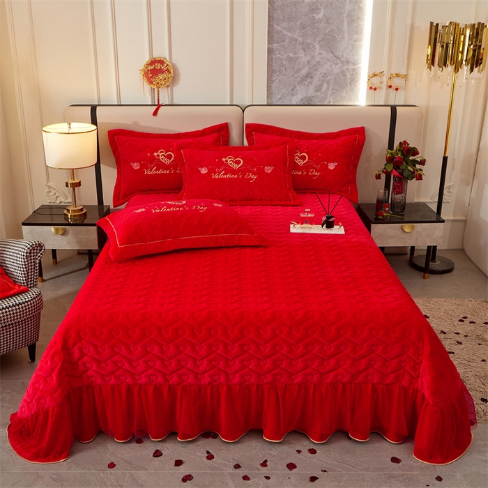 91家纺网 家纺一手货源 找家纺 宜凡家纺 2023秋冬新品婴儿绒婚庆床盖三件套 欢愉