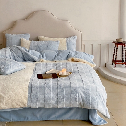 91家纺网 家纺一手货源 找家纺 潘朵拉 2023新款兔毛四宫格极有家小红书风格拼色牛奶绒四件套 梵希（蓝）
