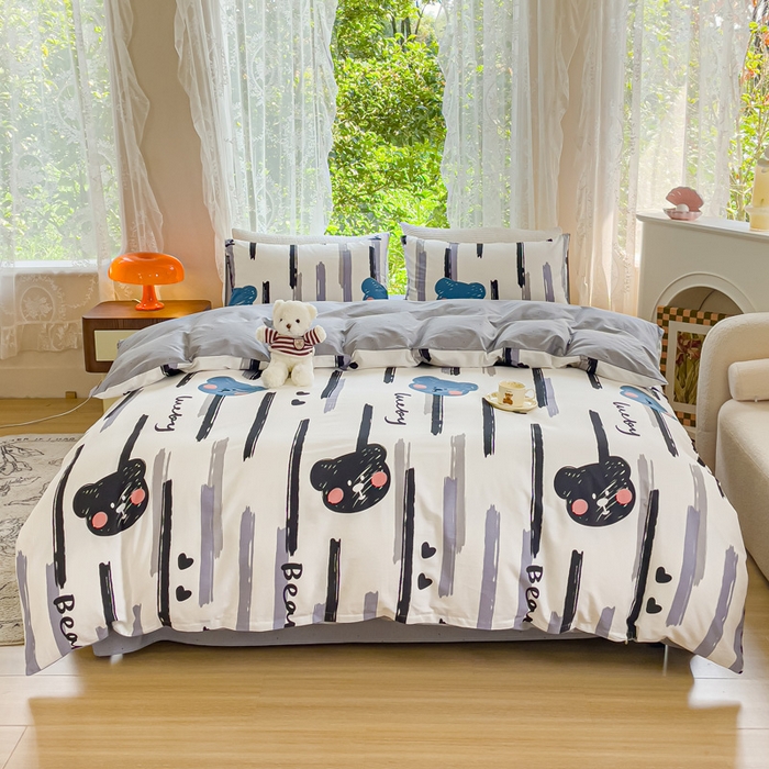 91家纺网 家纺一手货源 找家纺 感遇家纺 2023新款全棉印花四件套 黑条小熊