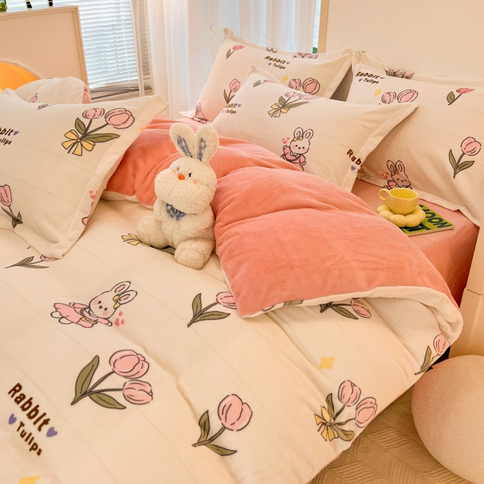 91家纺网 家纺一手货源 找家纺 寐居家纺 2023小清新印花牛奶绒四件套 告白兔兔